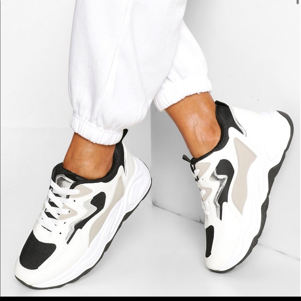 CHUNKY SNEAKERS.